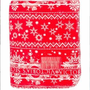 Victoria’s Secret Plush Fleece Blanket